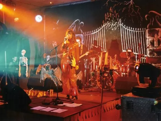 hiya-entertainment-17