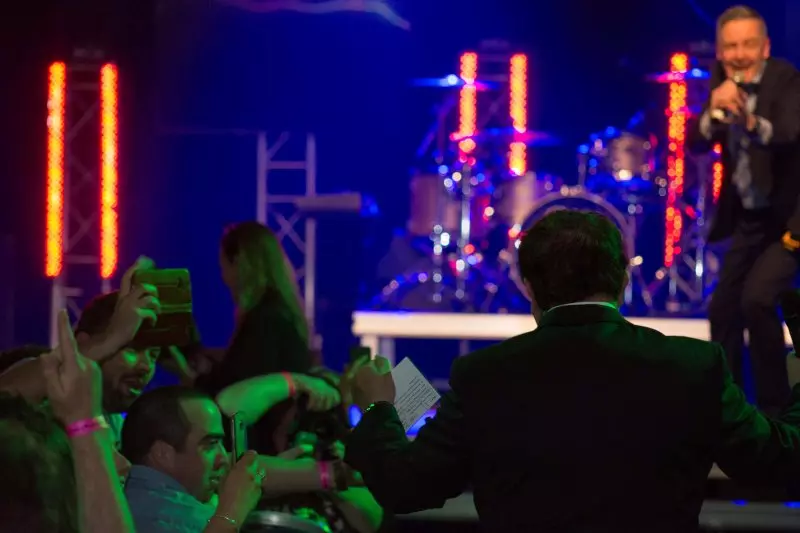 hiya-entertainment-31